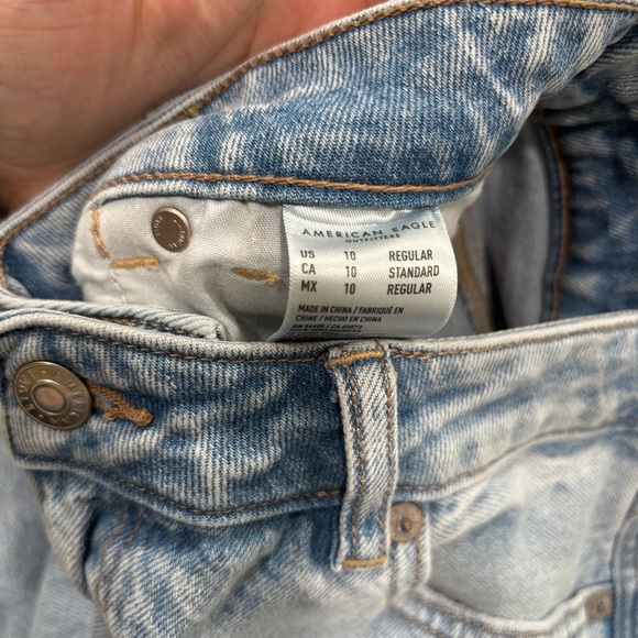 American Eagle Mom Jean Size 10 - Picture 4 of 4